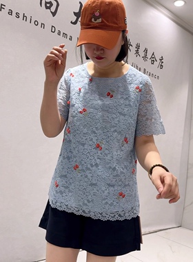 1067芮娜依莲夏款新品刺绣图案百搭减龄显瘦气质蕾丝衫加大码女装