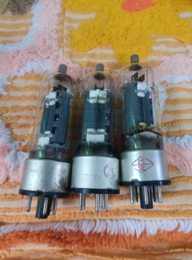 老收音机拆下6p13p电子管3个