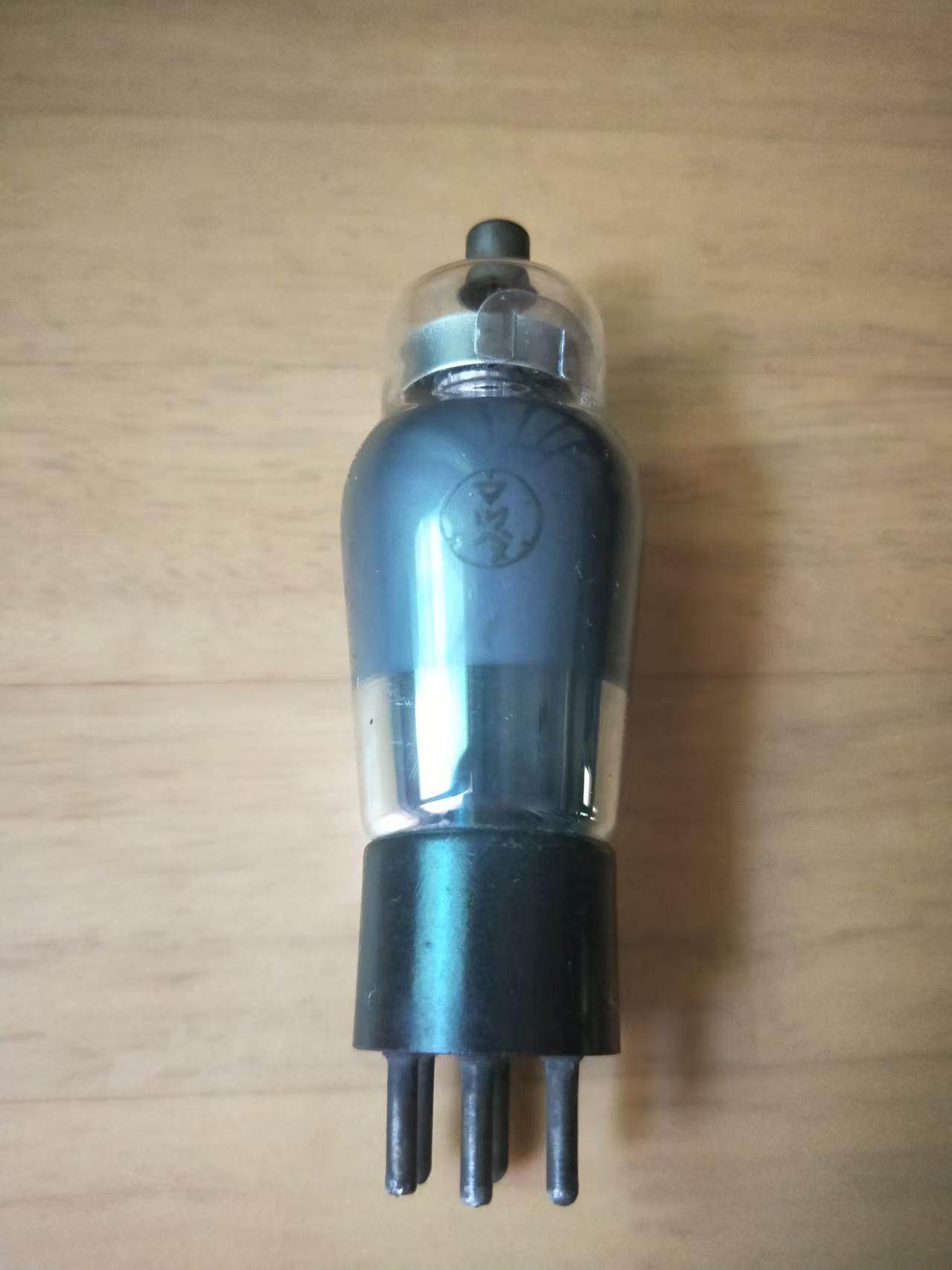 老收音机拆下日本产UZ-57电子管