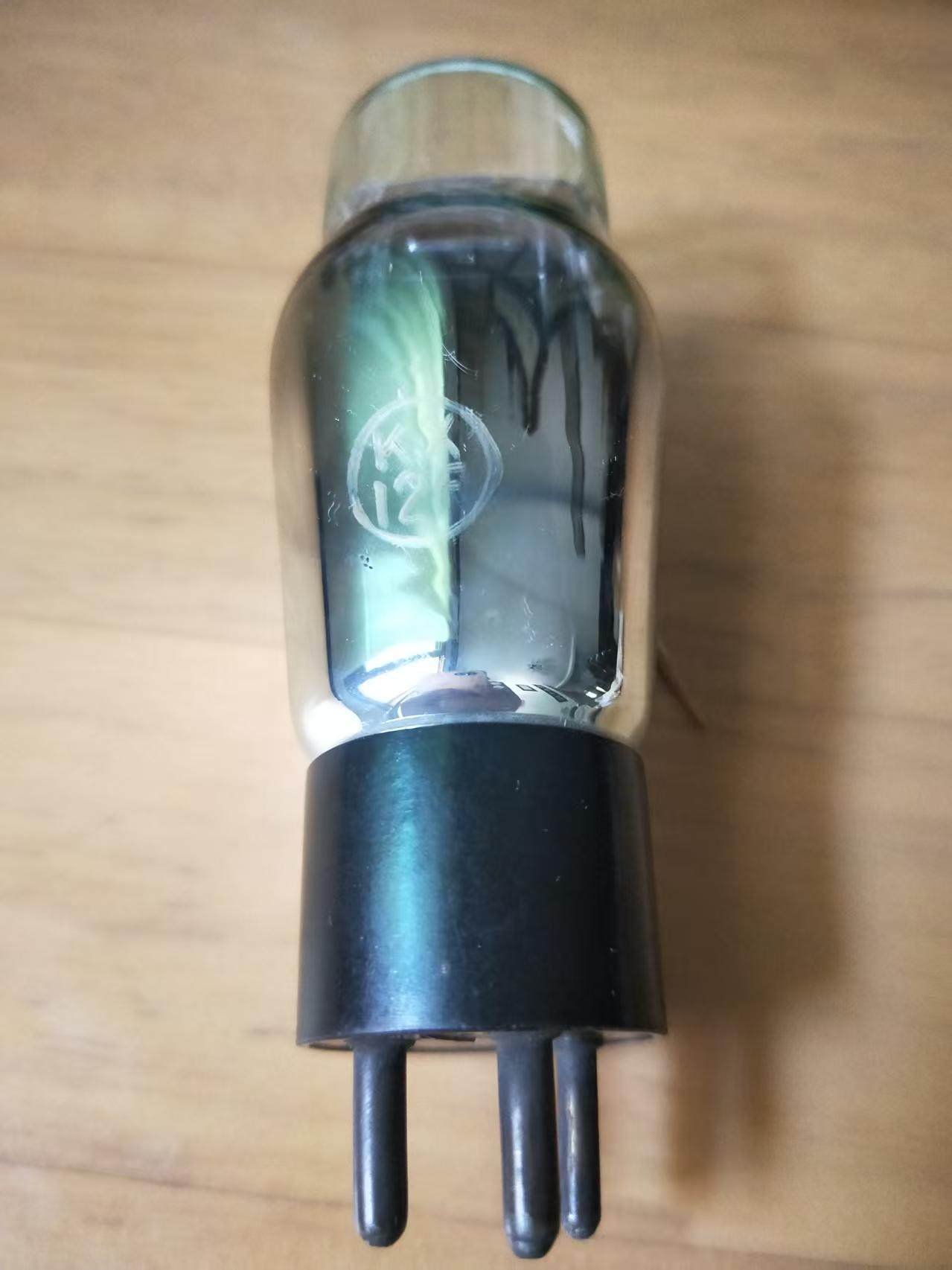 老收音机拆下日本产KX12F一级电子管