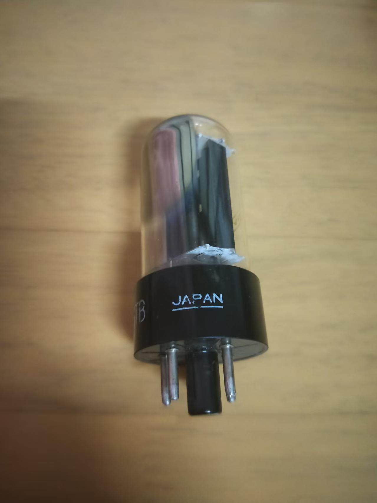 老收音机拆下日本产6AX4电子管