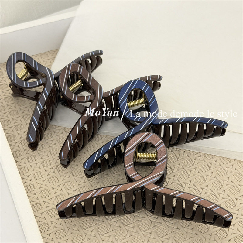 韩版时尚斜纹交叉抓夹高级感PC大号发夹复古百搭鲨鱼夹子气质发抓,饰品/流行首饰/时尚饰品新,发饰,淘宝优惠券,粉丝福利购,淘宝优惠卷