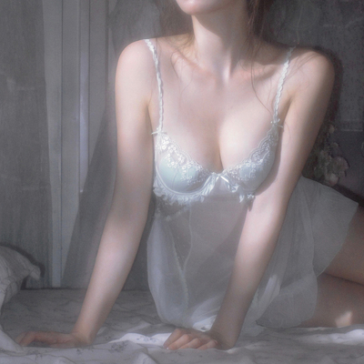 法式白色蕾丝性感透视睡裙修身小胸睡衣纯欲风吊带诱惑女生火辣冬