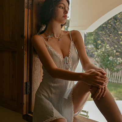 赫·日系性感纯欲吊带睡裙