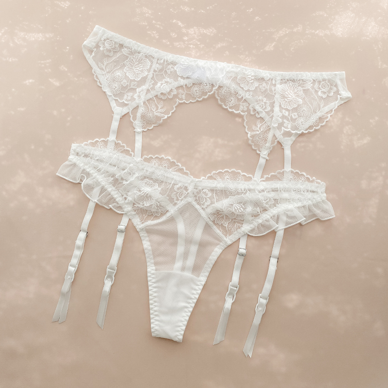 赫·Lingerie蕾丝吊袜带套装