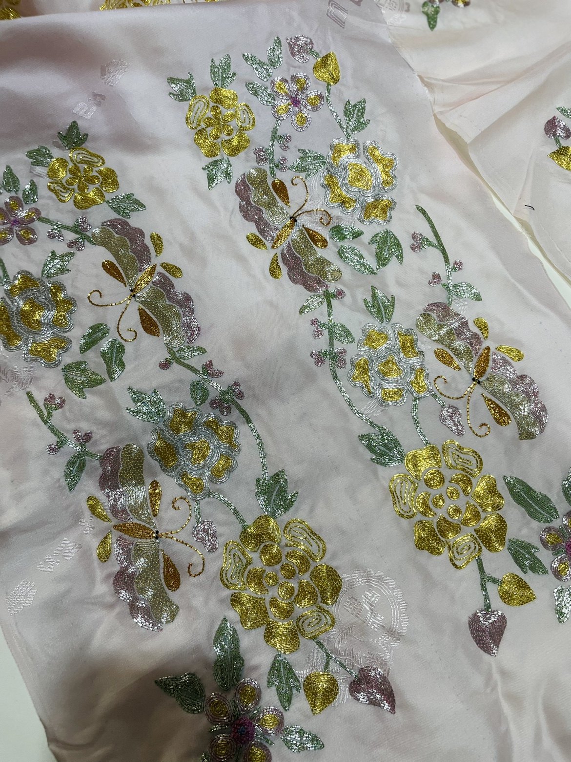 盘金绣蝴蝶牡丹绣片真丝手绣袖口花成对边条手工刺绣面料衣服辅料
