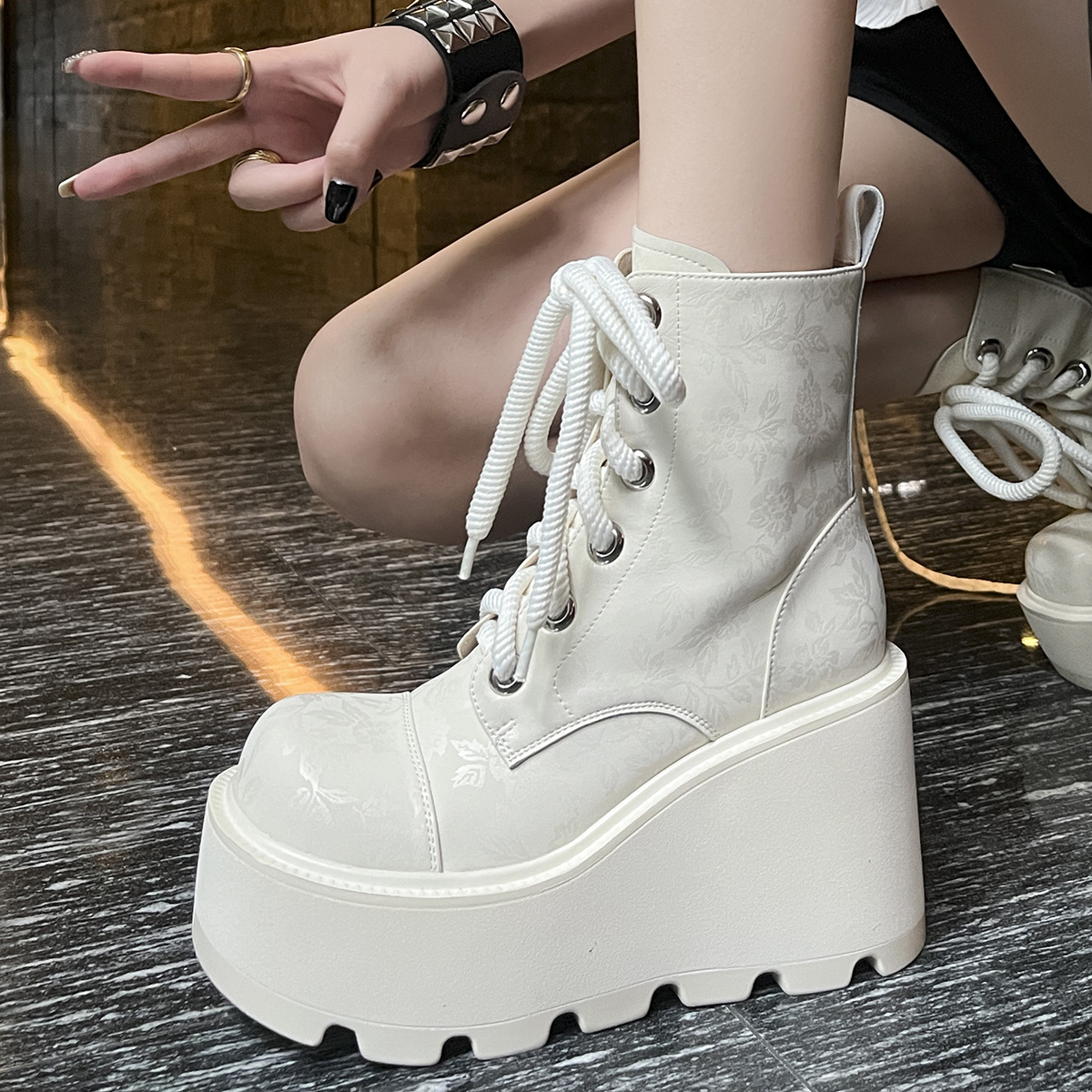 古菲斯奇女鞋松糕跟短筒马丁靴子