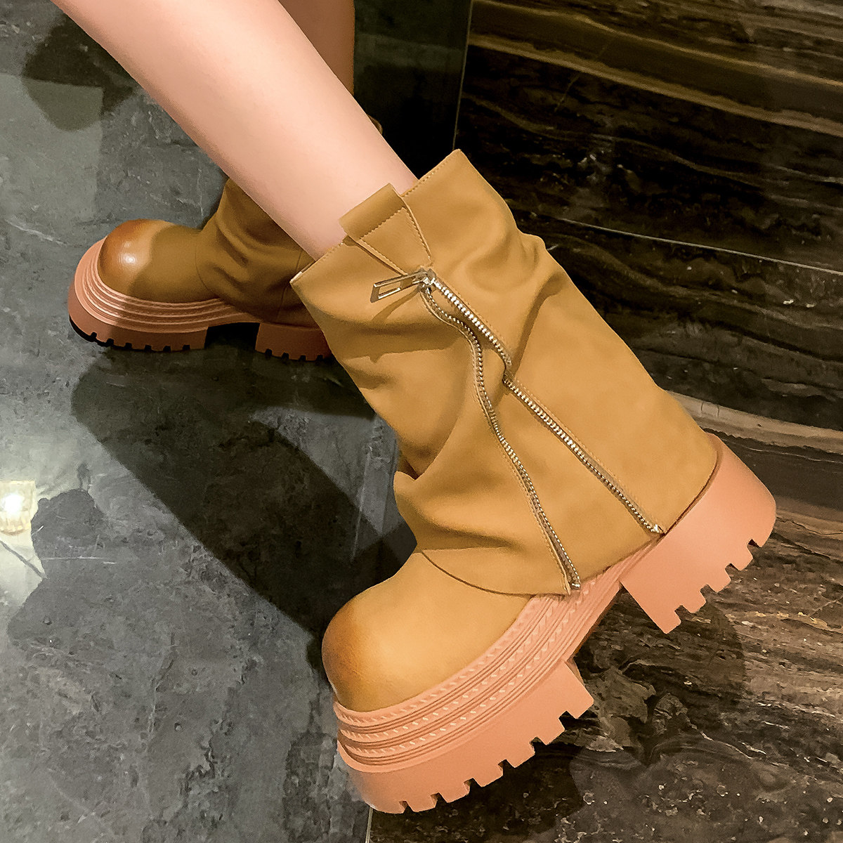 四季女鞋厚底大头靴子松糕跟马丁靴真皮短筒机车靴朋克裤筒靴增高