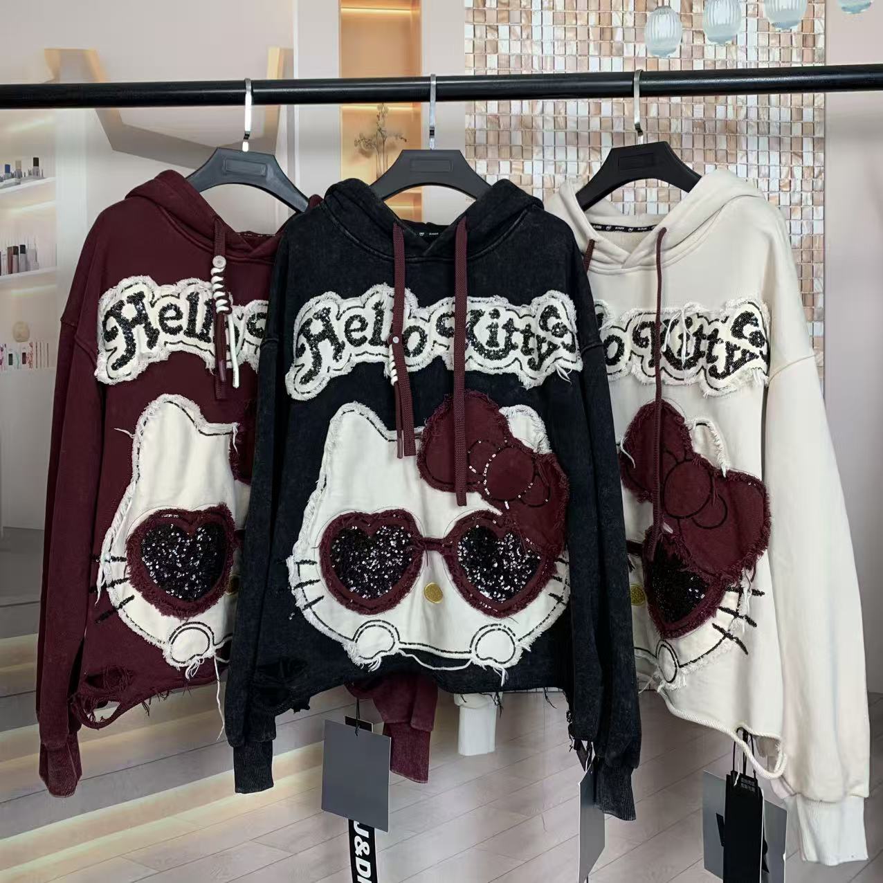 WR潮牌秋冬新款重工刺绣墨镜Kitty猫卡通减龄小个子连帽卫衣上衣