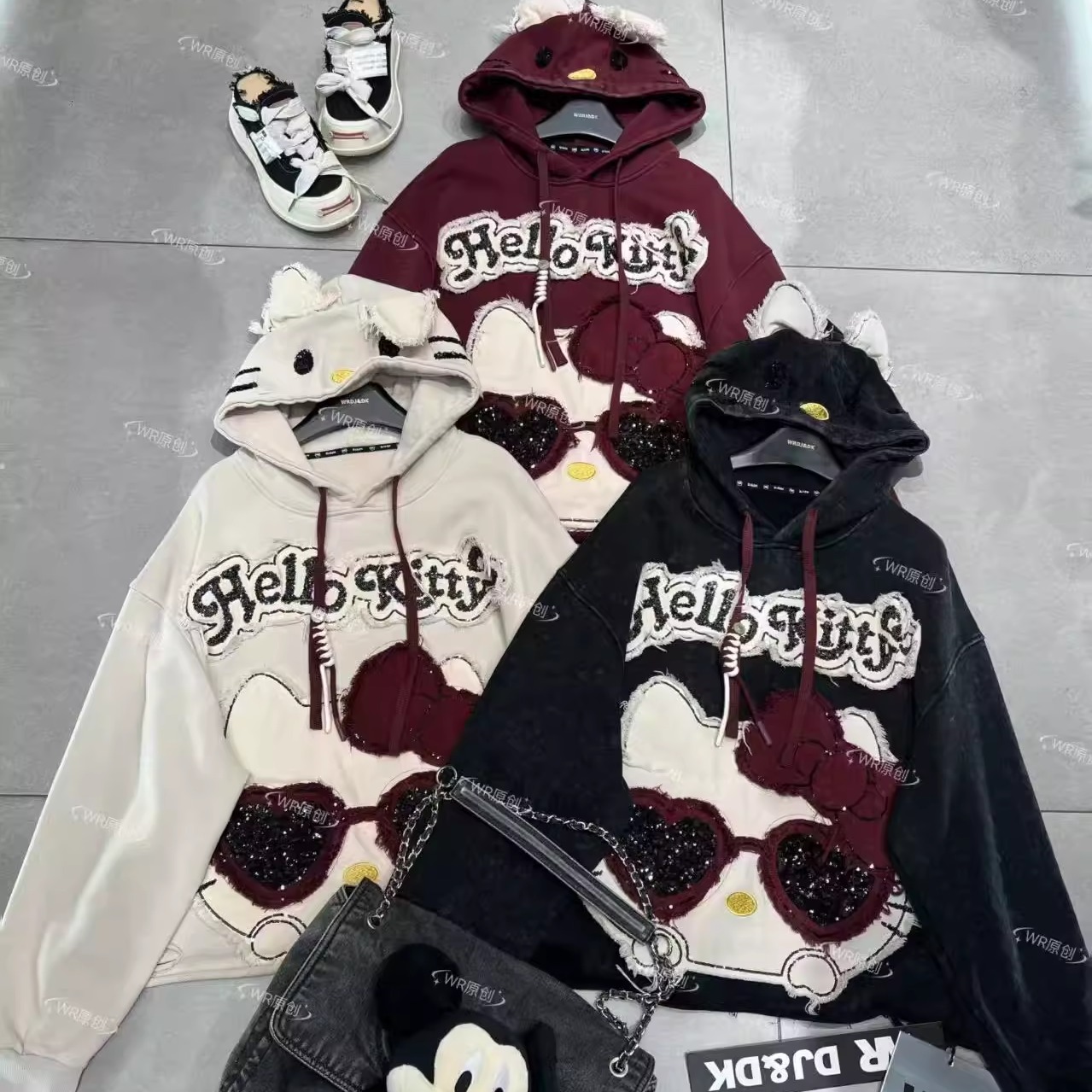 WR潮牌秋冬新款重工刺绣墨镜Kitty猫卡通减龄小个子连帽卫衣上衣