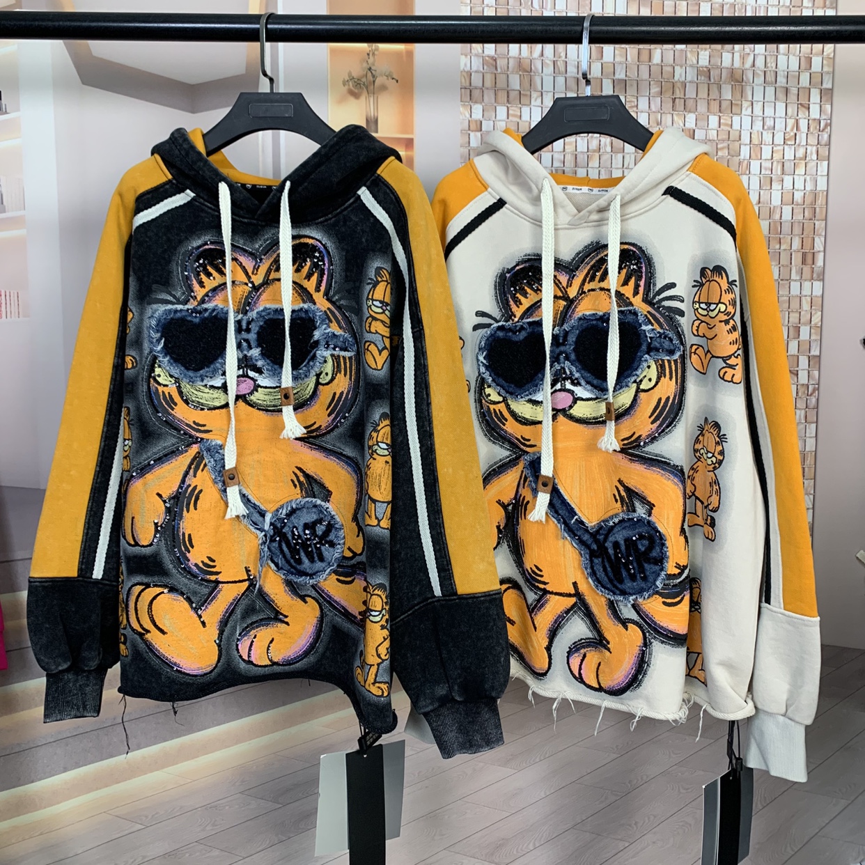 WR潮牌秋冬新款重工贴布刺绣加菲猫减龄时尚卡通宽松连帽卫衣