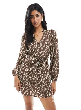 英国代购正品08.01 2025潮流导向 女装新款 时尚碎花迷人连衣裙