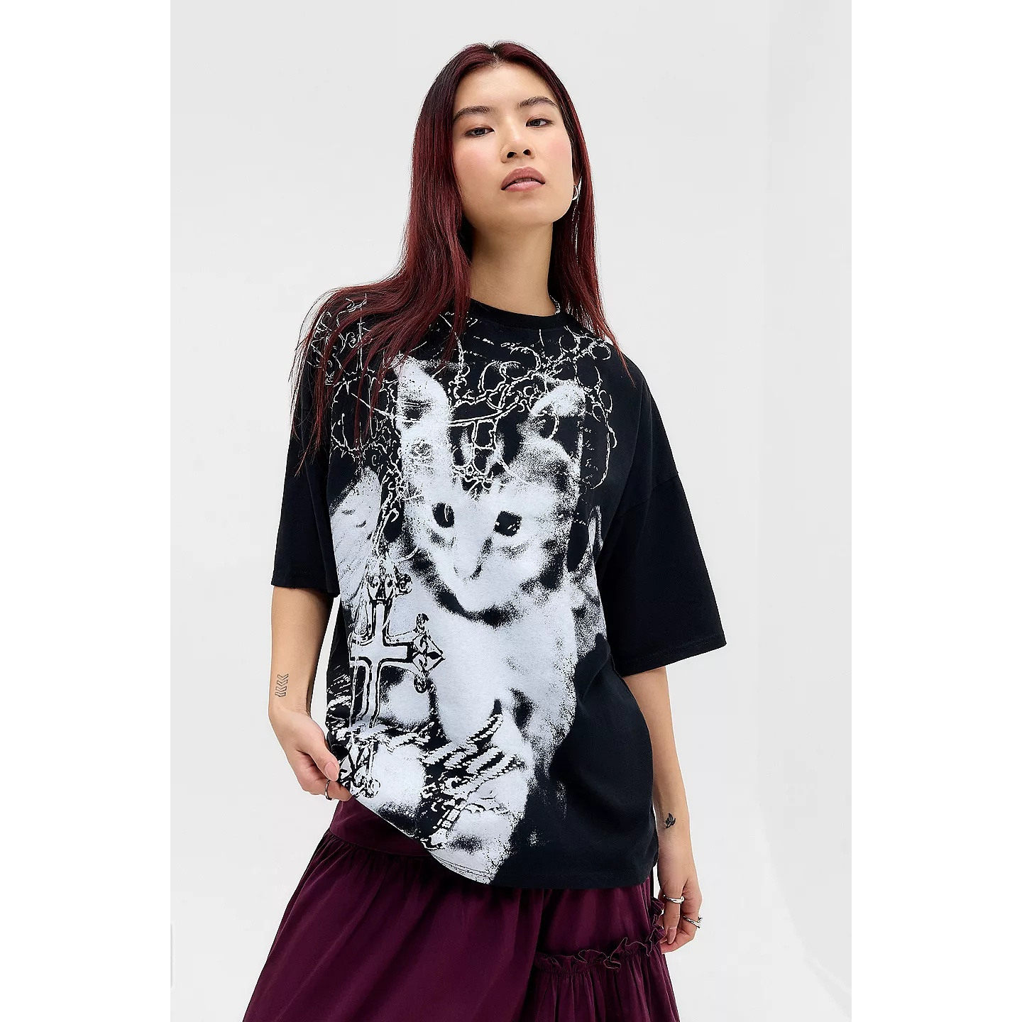 英国代购正品05.28 名品UO 女装新款 休闲明加伦敦黑光环小猫T恤