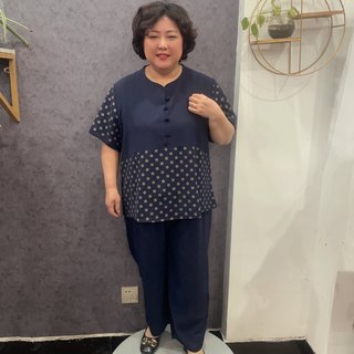 春夏新款加大版女士波点套装妈妈装宽松上衣裤子两件套短袖薄款