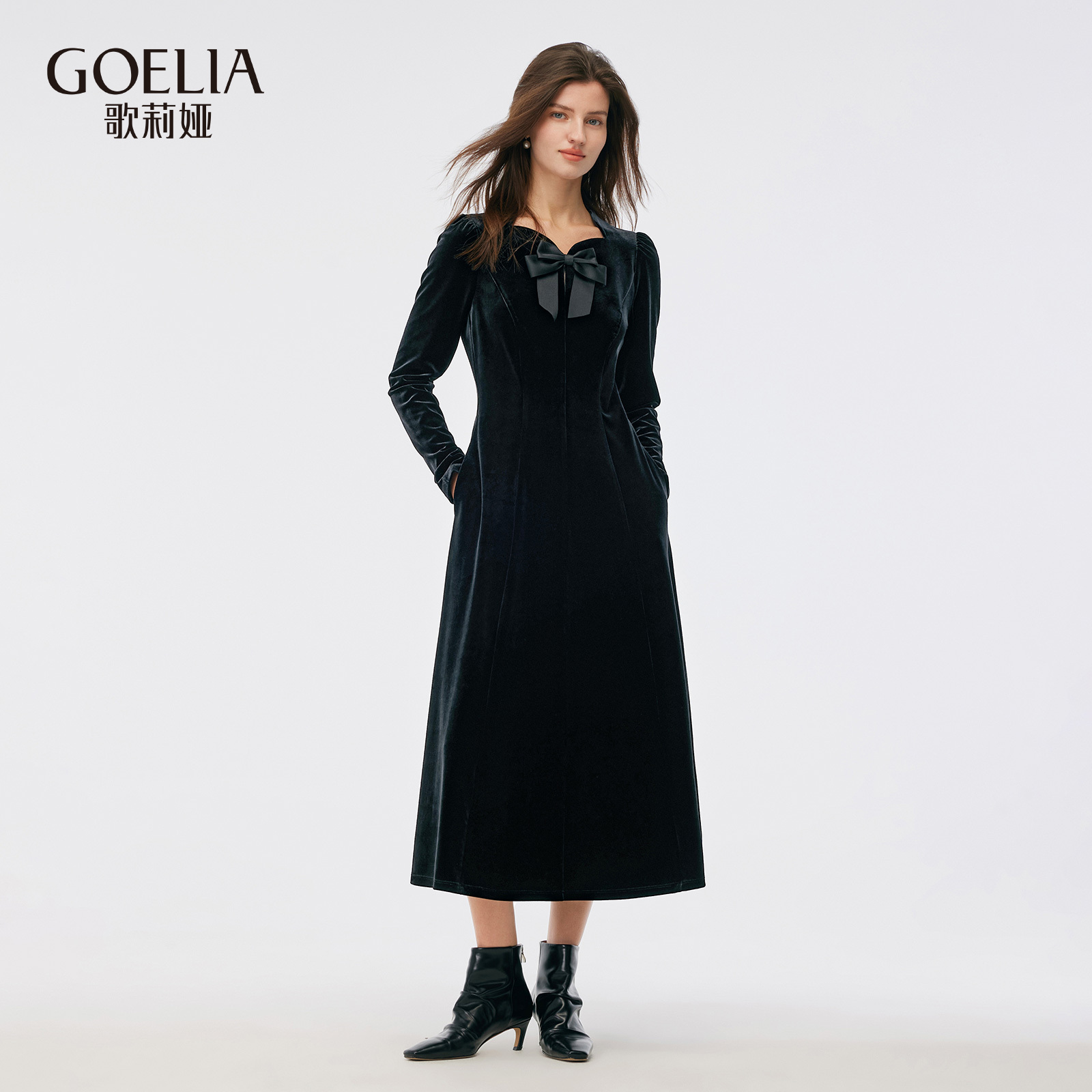 歌莉娅丝绒连衣裙厅里厅气小黑裙