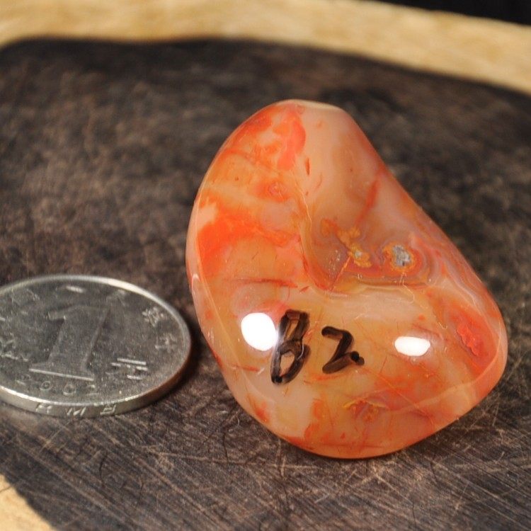 特价有裂 瑕疵品 天然北票战国红缟玛瑙石小手把件 B2号 男款女款