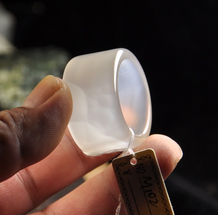 龟背纹玛瑙缠丝寓意腰缠万贯