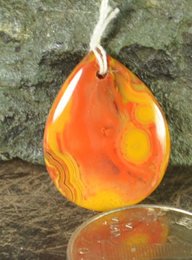 北票战国红红缟玛瑙水滴吊坠挂件