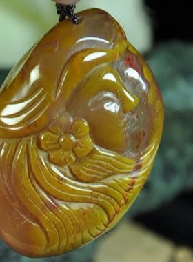 俏色睡美人雕件北票玛瑙吊坠