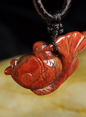 雕件红缟玛瑙吊坠北票战国红天然