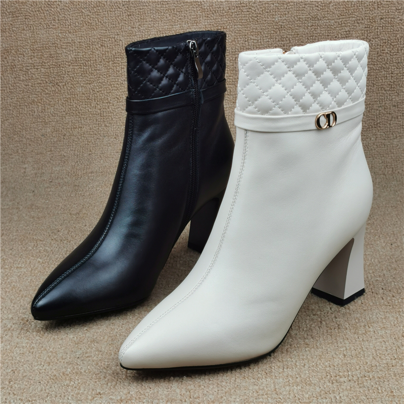 断码处理羊皮加绒高跟女短靴