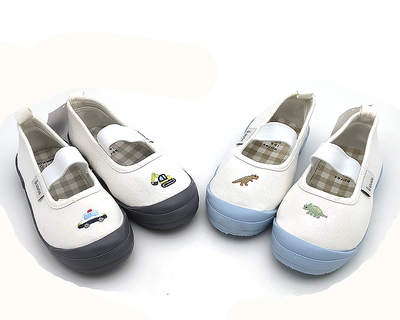 日本原单男童学校幼儿园室内鞋帆布鞋小白鞋轻便透气软底防滑