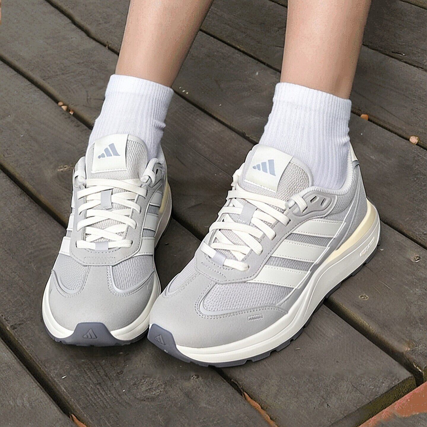 阿迪达斯adidas女鞋男鞋2026新款休闲鞋透气运动鞋灰色德训鞋图片