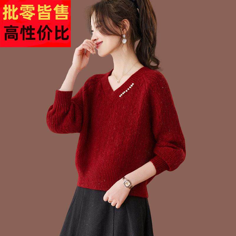 v领红色毛衣女冬季新款好看配裙子小个子短款加厚羊毛衫上衣