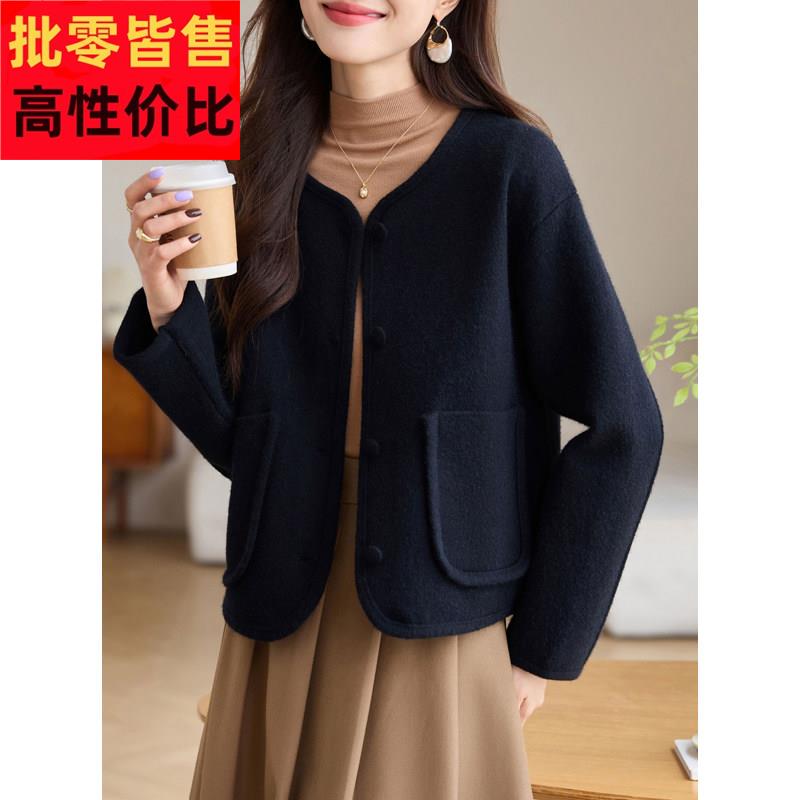 春冬小众圆领高级感黑色针织短外套2026新款时髦口袋外搭上衣女士