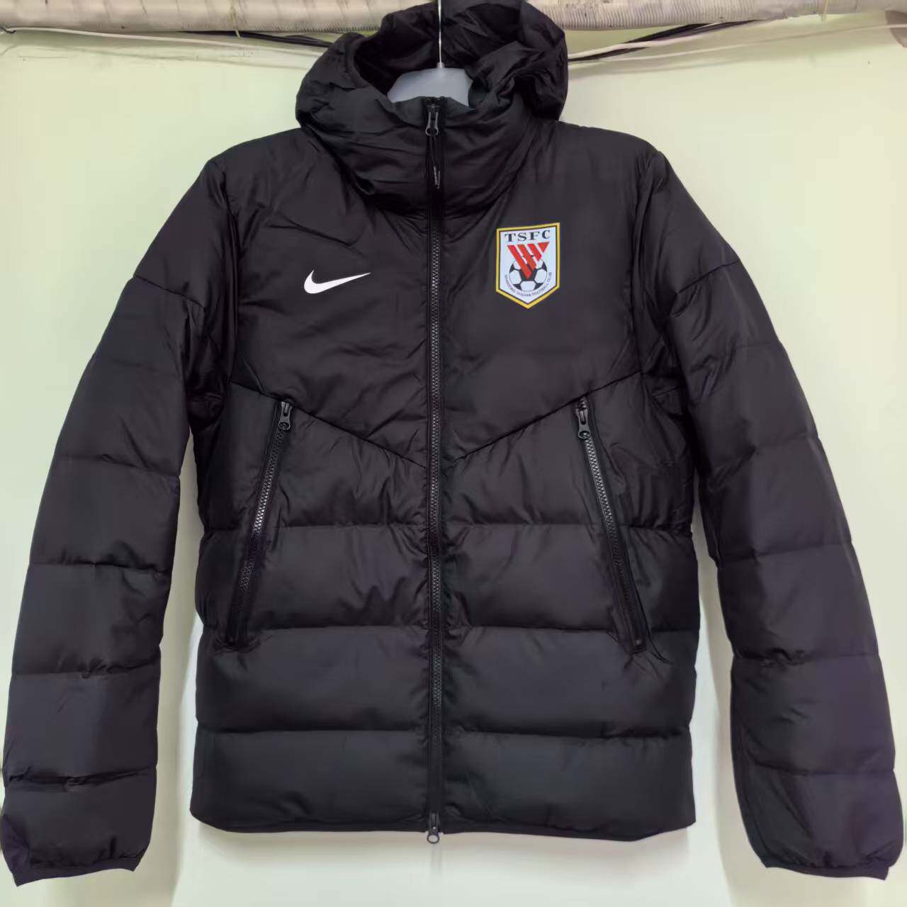 DB8346正品耐克NIKE中超上港鲁能国足足球训练比赛连帽夹克羽绒服