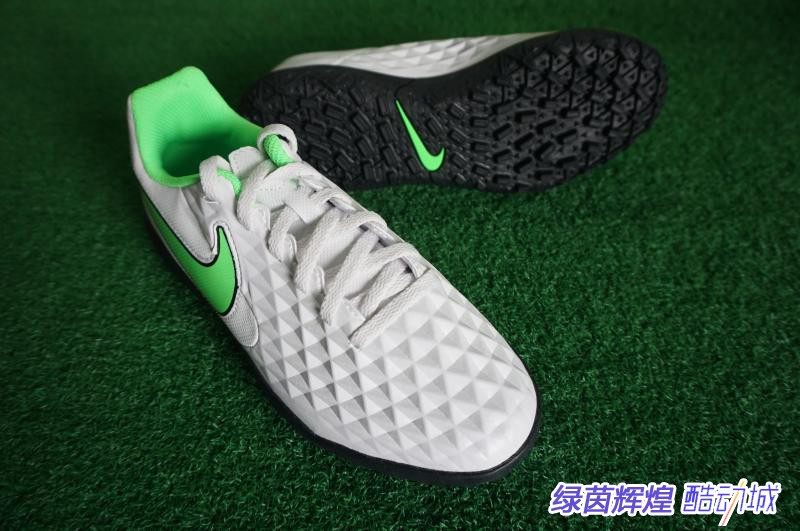 耐克传奇体育课人造草地足球鞋