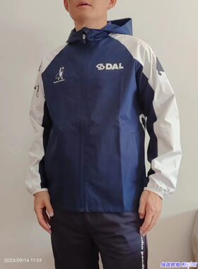 足球狗暴汗服风雨衣运动潮牌