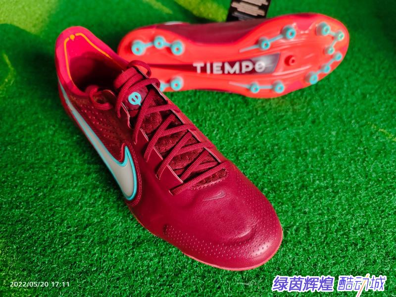 传奇9低帮短胶钉人工草