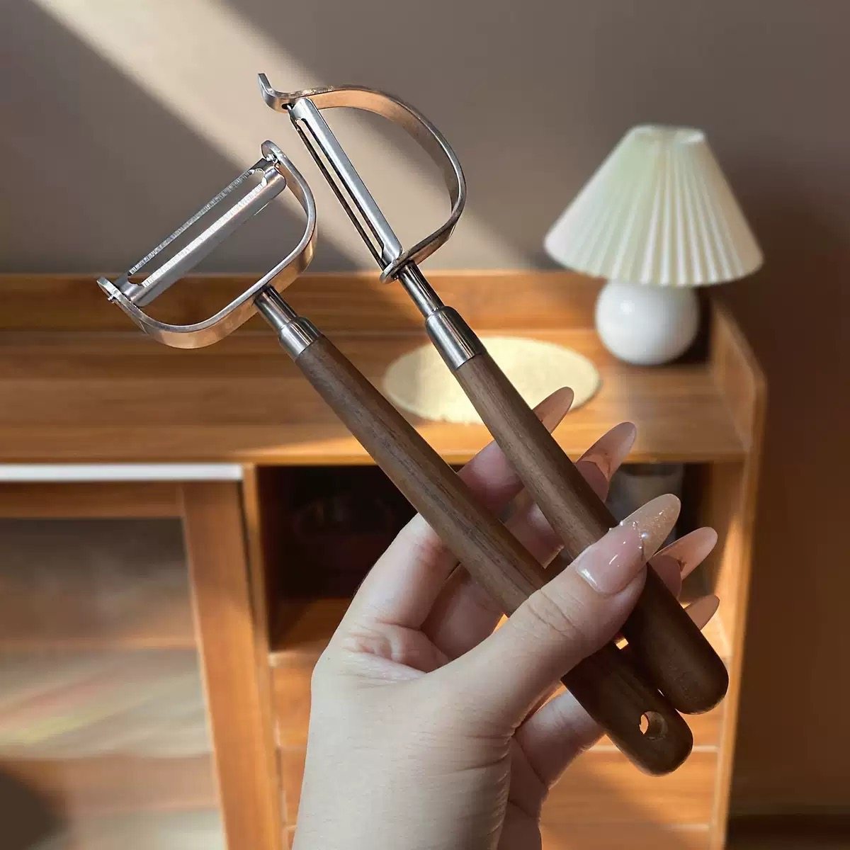 家用胡桃木手柄水果削皮器