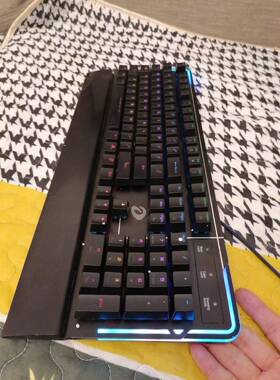达尔优CK550miyRGB机械键盘网吧游戏电脑有线手托插拔轴青轴防水