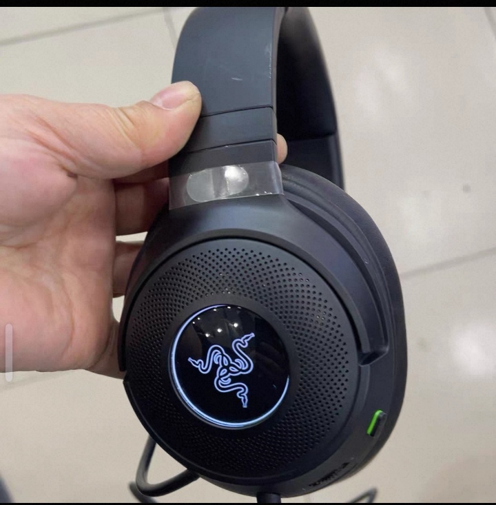 雷蛇北海巨妖V3 X电竞游戏有线RGB灯效USB口7.1声道耳机听音辩位