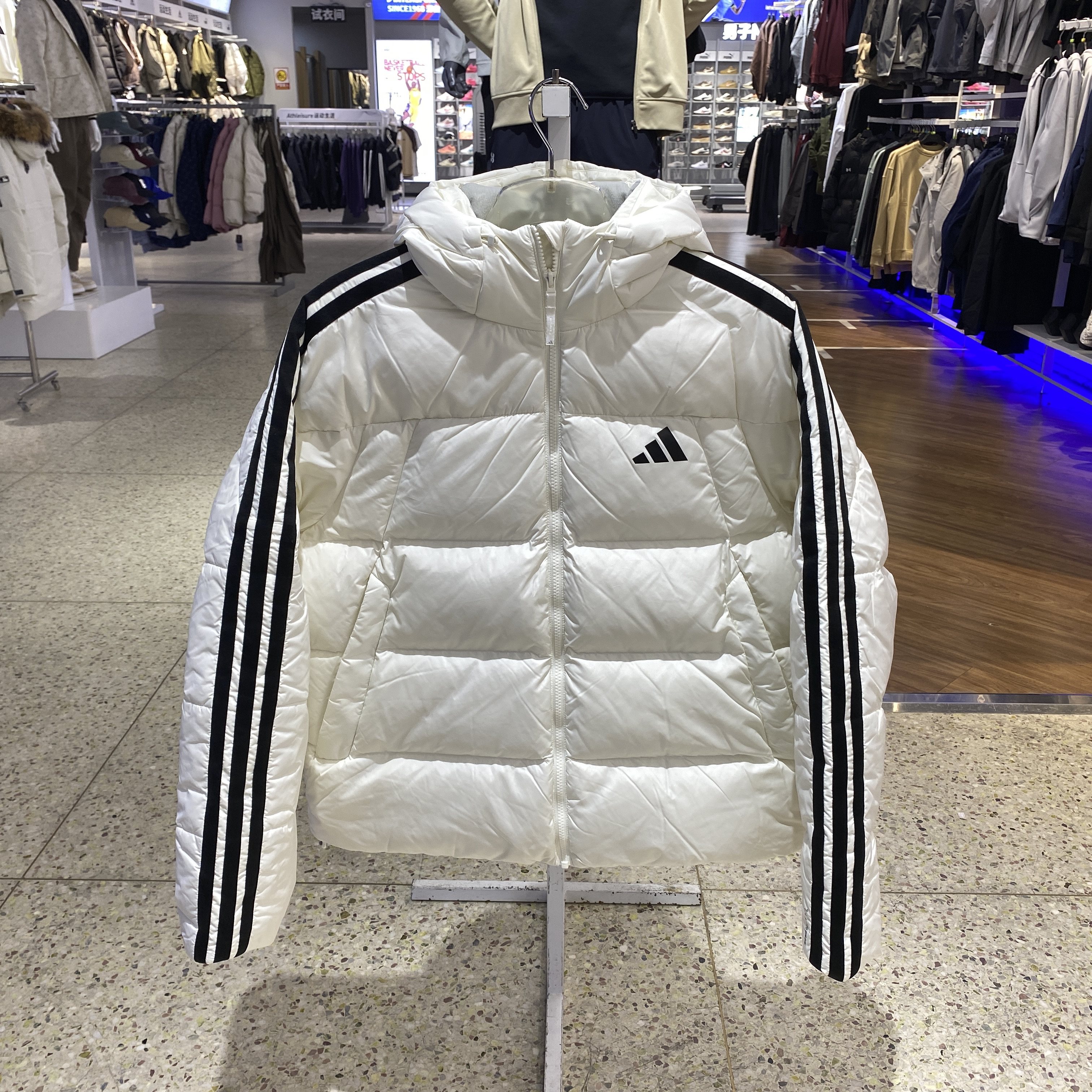 adidas阿迪达斯男羽绒服2025冬防风保暖短款连帽鸭绒面包服KC2494