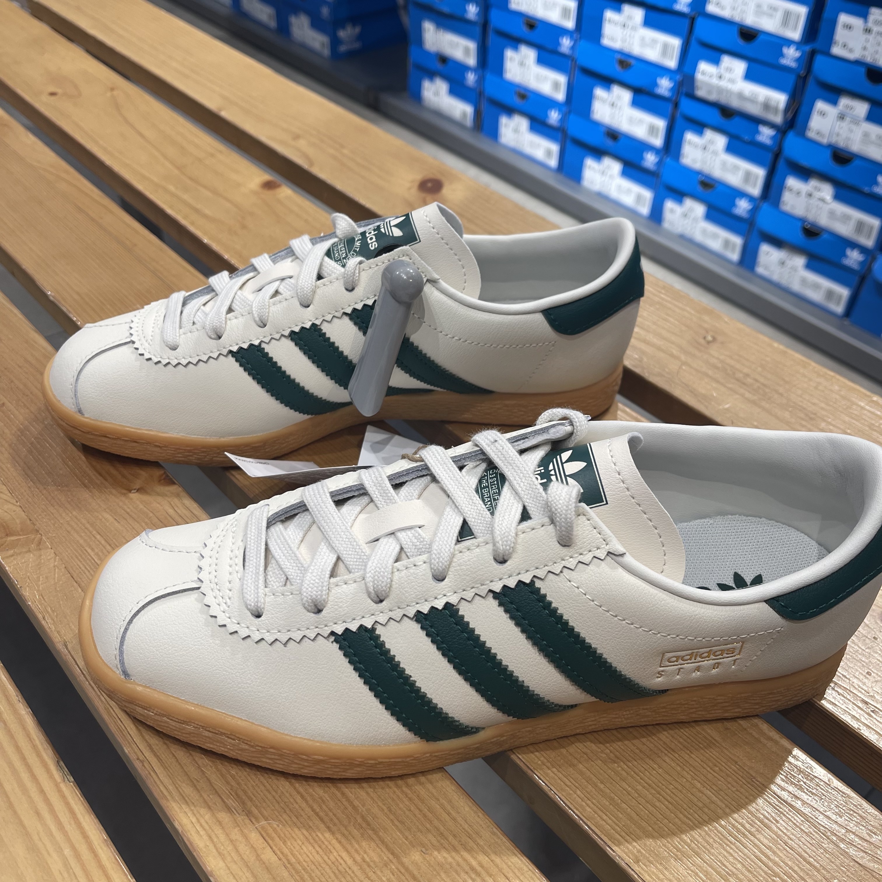 Adidas阿迪达斯STADT男女经典薄底耐磨运动休闲板鞋JR8311