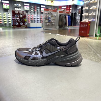 Nike耐克男鞋春新款V2KRUN银棕运动老爹鞋复古跑步鞋HQ1678-200