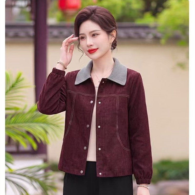 妈妈秋装2026新款翻领外套今年时尚流行中老年女装洋气牛仔风上衣