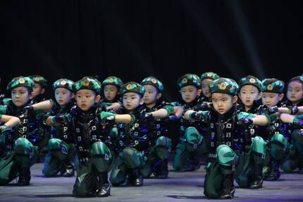 六一幼儿园儿童男女兵娃娃表演服装舞蹈绿色迷彩服小荷风采军旅