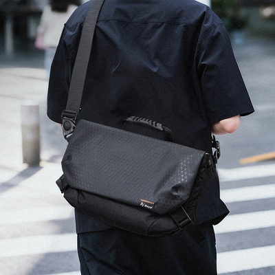 2025新款包包男士通勤包