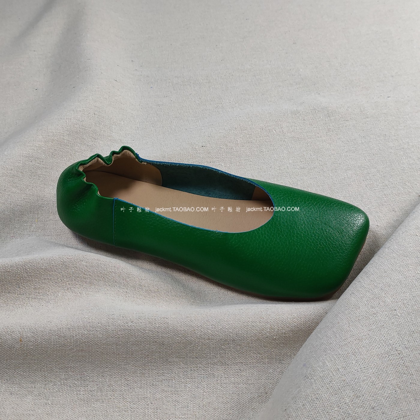 纯原！无法取代舒适复古洋气显瘦收脚 草绿色平跟真皮芭蕾鞋