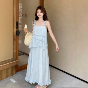 绿色无袖连衣裙女夏巨好看高级感海边度假气质显瘦绝美背心沙滩裙