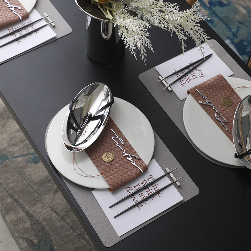 样板房间售楼处餐具展厅会所餐桌摆设西式餐盘简约现代轻奢装饰品