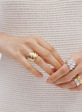 秋冬宽版竖条纹戒指女欧美小众设计高级感金属螺纹肌理层次戒指