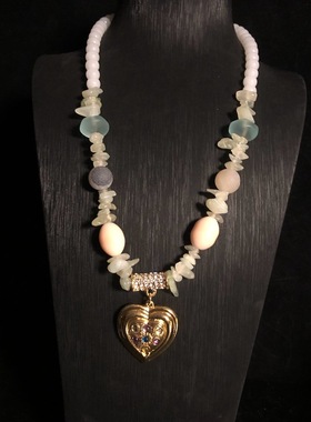 中古饰品小众精致浪漫爱心吊坠碎石琉璃串珠项链复古百搭毛衣链女