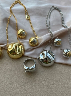 金属豆豆吊坠精致项链女轻奢小众设计简约百搭嘻哈不掉色毛衣链男