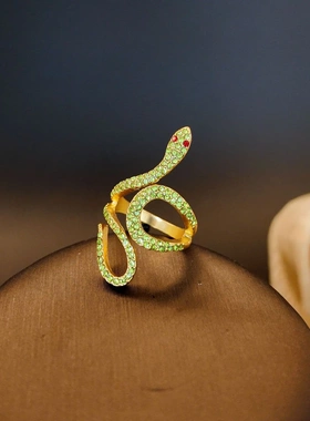 高级感绿色弯曲蛇小众设计戒指夸张奇特造型时尚气质创意饰品