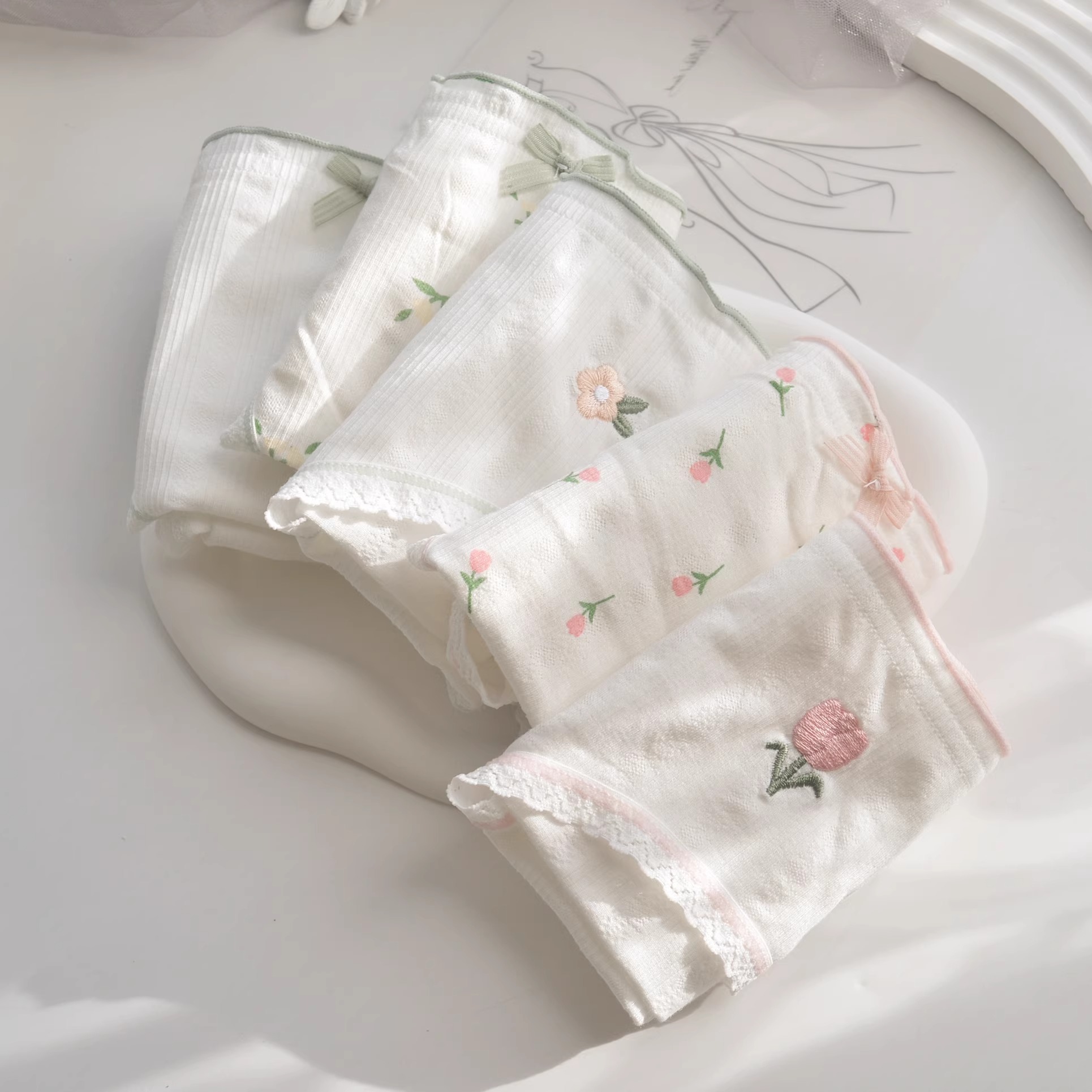 5条装 刺绣郁金香甜美内裤女纯棉日系少女全棉抗菌中腰学生三角裤